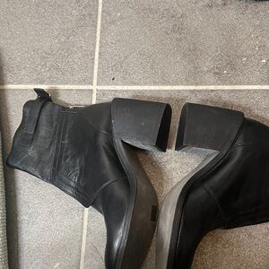 LD Tuttle women’s Sz 9 Black Leather Ankle Booties boots chunky whimigroth